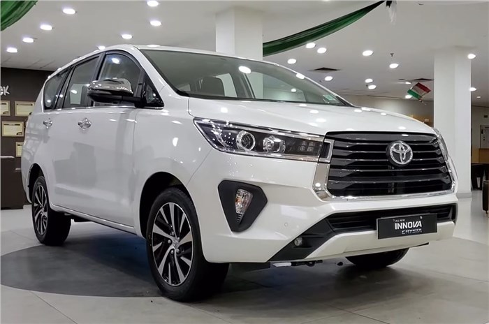 Innova_Crysta-White Innova
